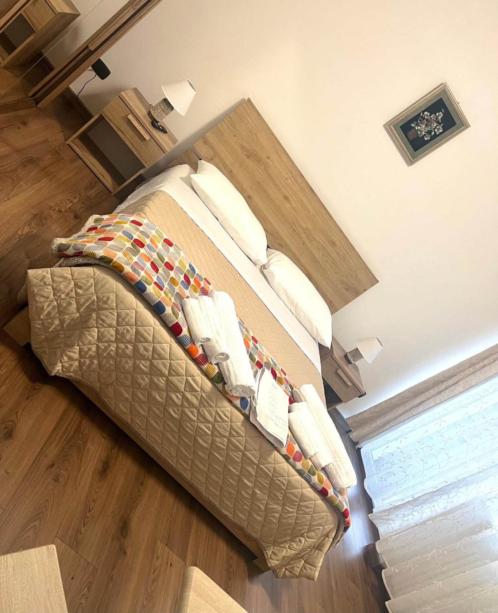 Juliet N - Guest house Verona